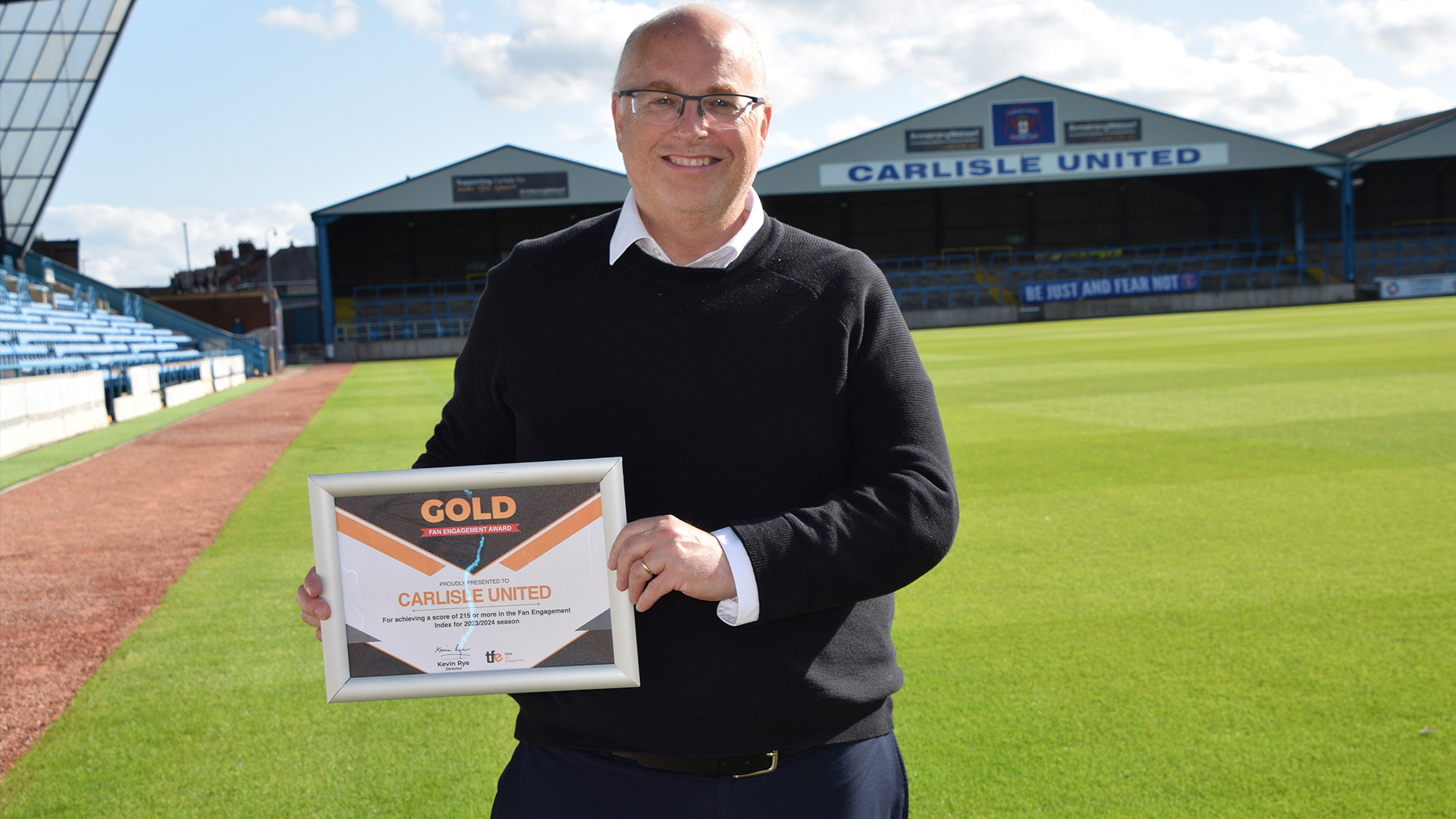 NIGEL CLIBBENS WITH THE GOLD AWARD